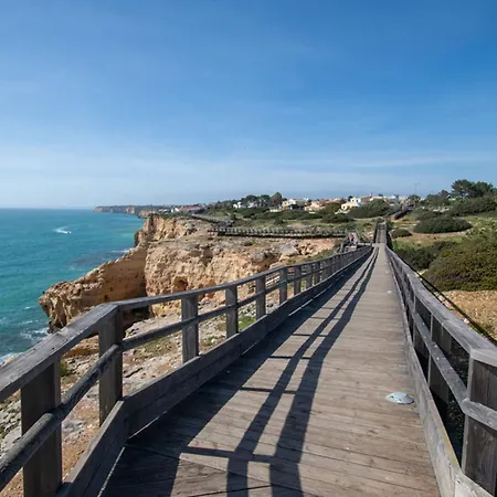 A1 Outra Vez - Spacious